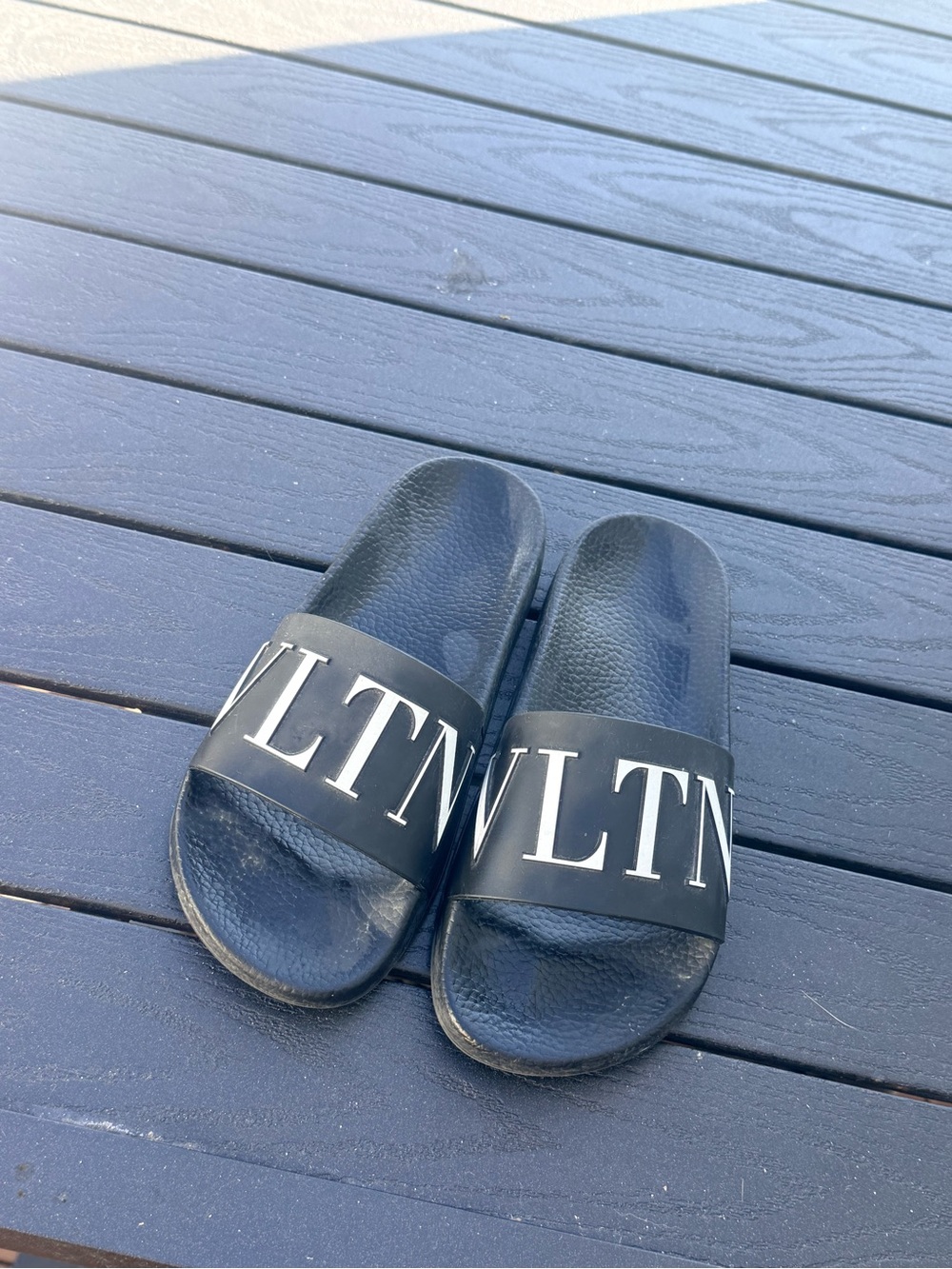Valentino Garavani VLTN Black Rubber Pool Slides